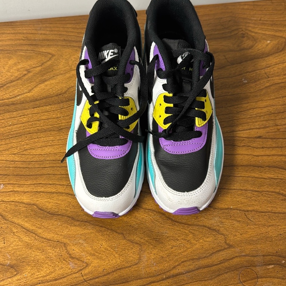 NIKE AIR MAX